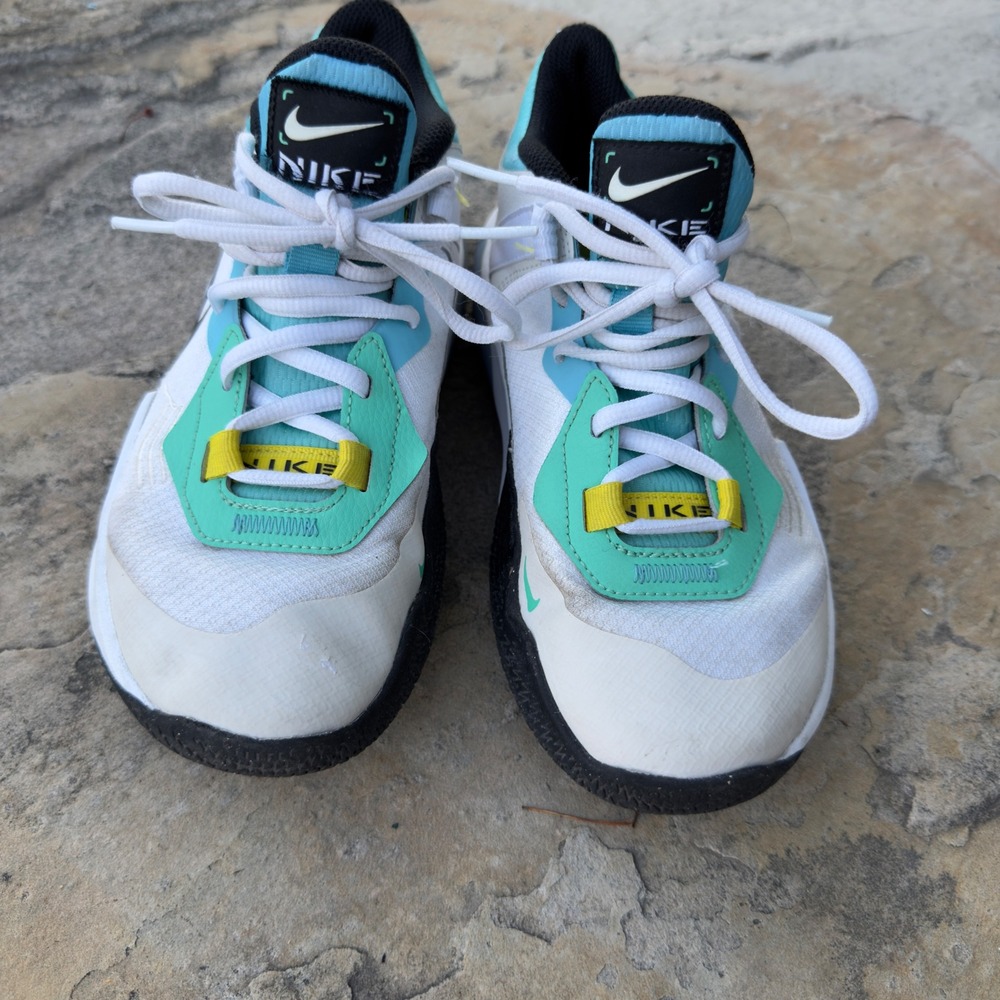 Nike Air Zoom Crossover Basketball Shoes Youth 6.5Y White Turquoise Black Yellow
